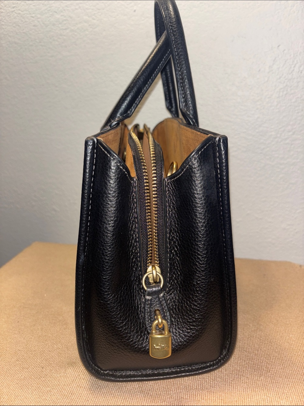 Coach Brooke Carryall 28 - Picture 3 of 13